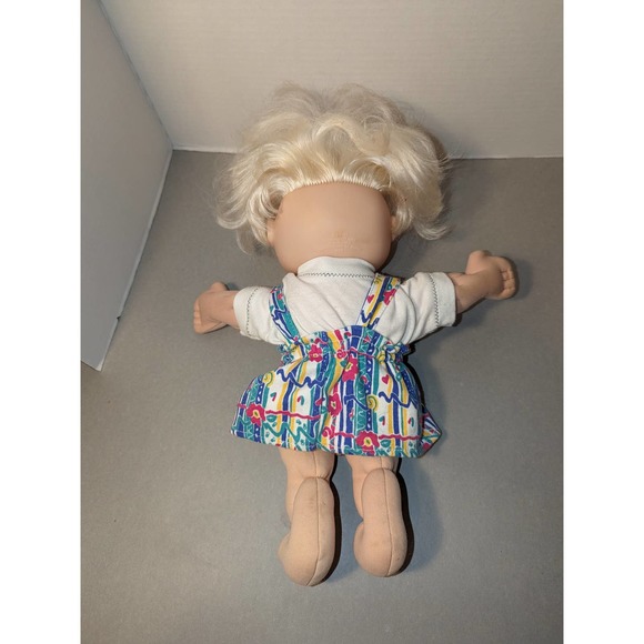 Vintage 1996 Cabbage Patch Kid Talking Laughing Girl Brown Eyes Corn Silk Hair - Picture 4 of 6